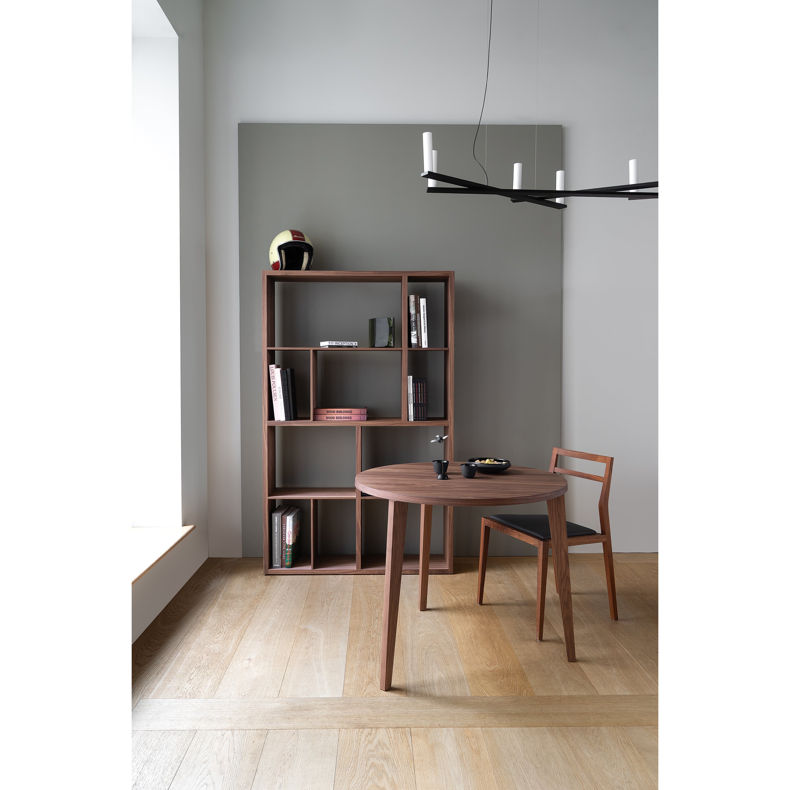 MINT Furniture Eettafel S D90 cm, H75 cm, Amerikaanse walnoot