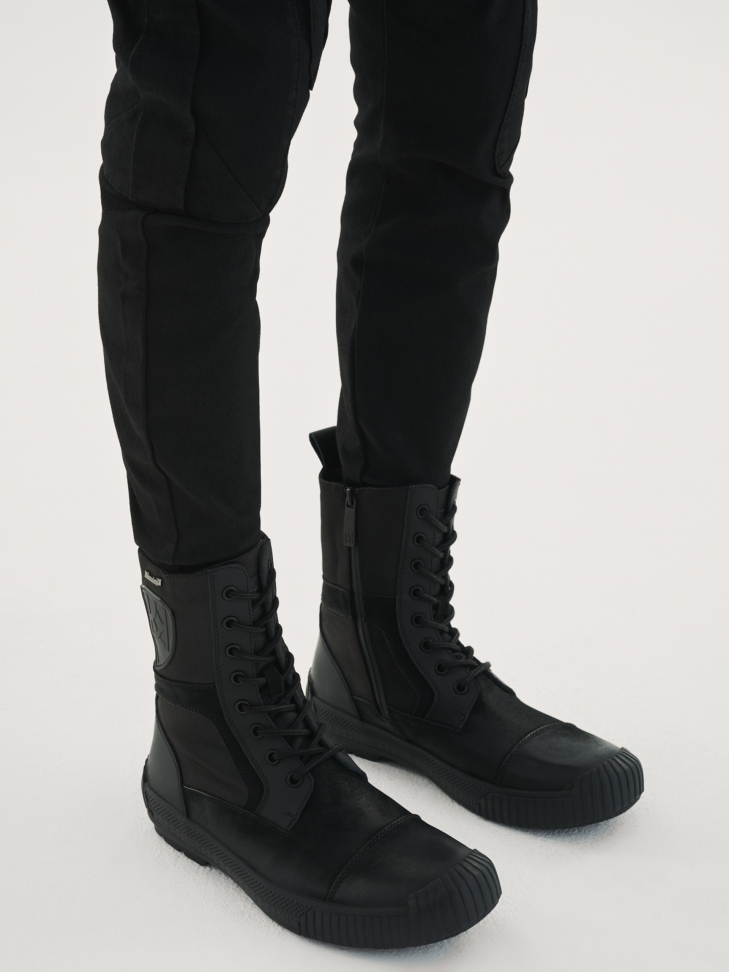 Men’s black boots