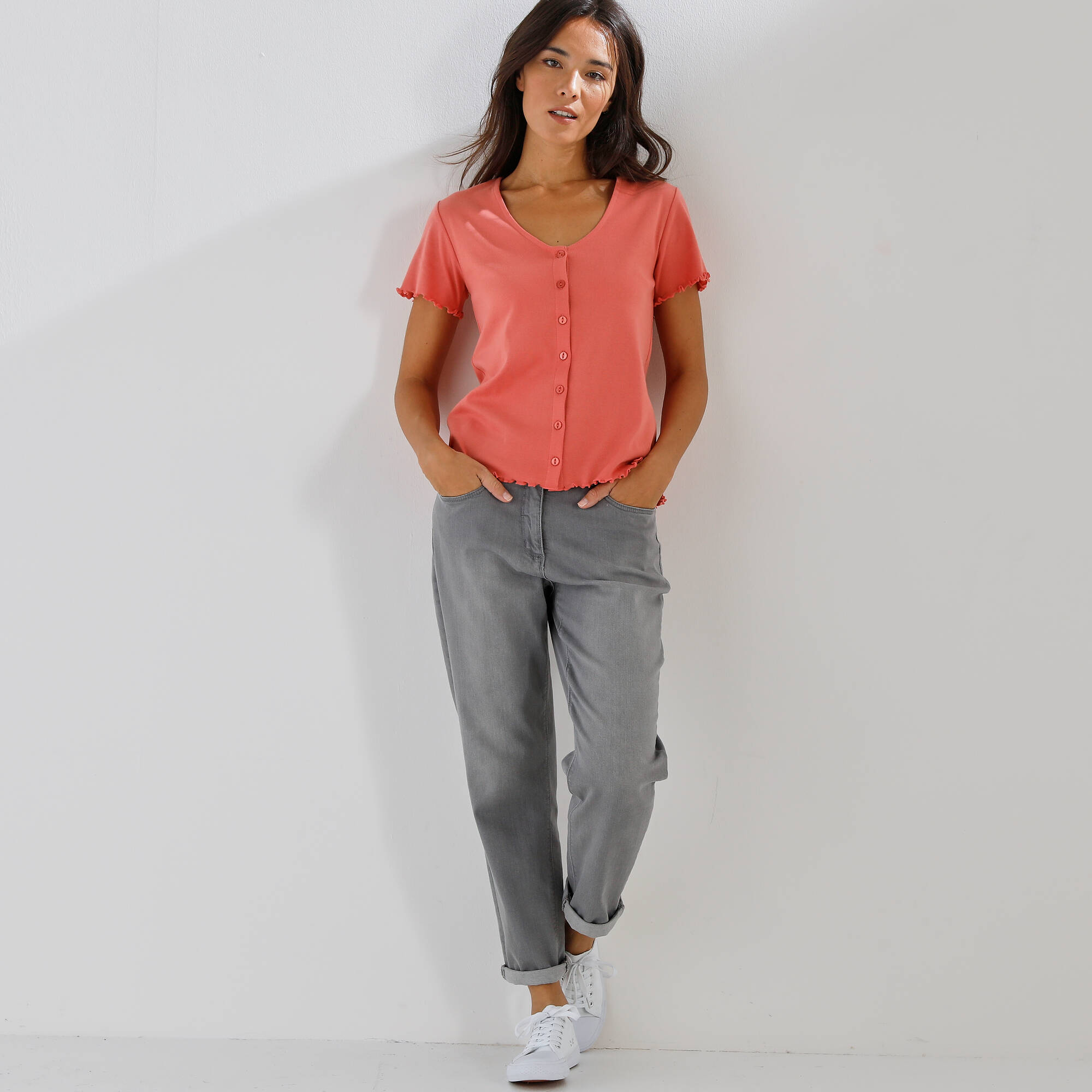 T-shirt col V boutonné, finition frisottis