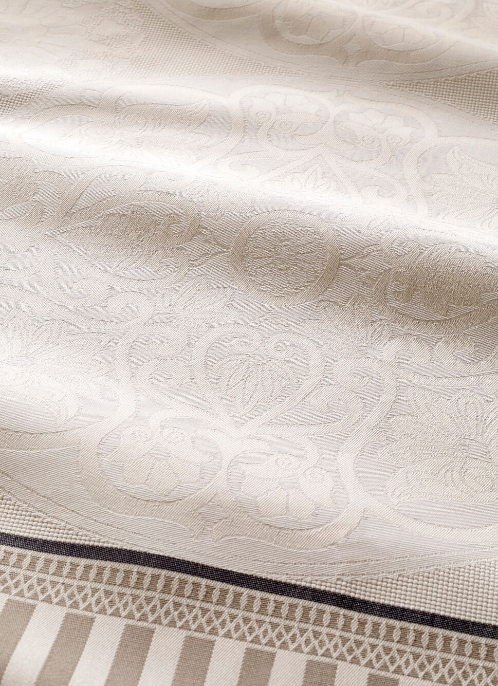 NAPPE JACQUARD EN COTON TISSÉ FIL TEINT BEIGE