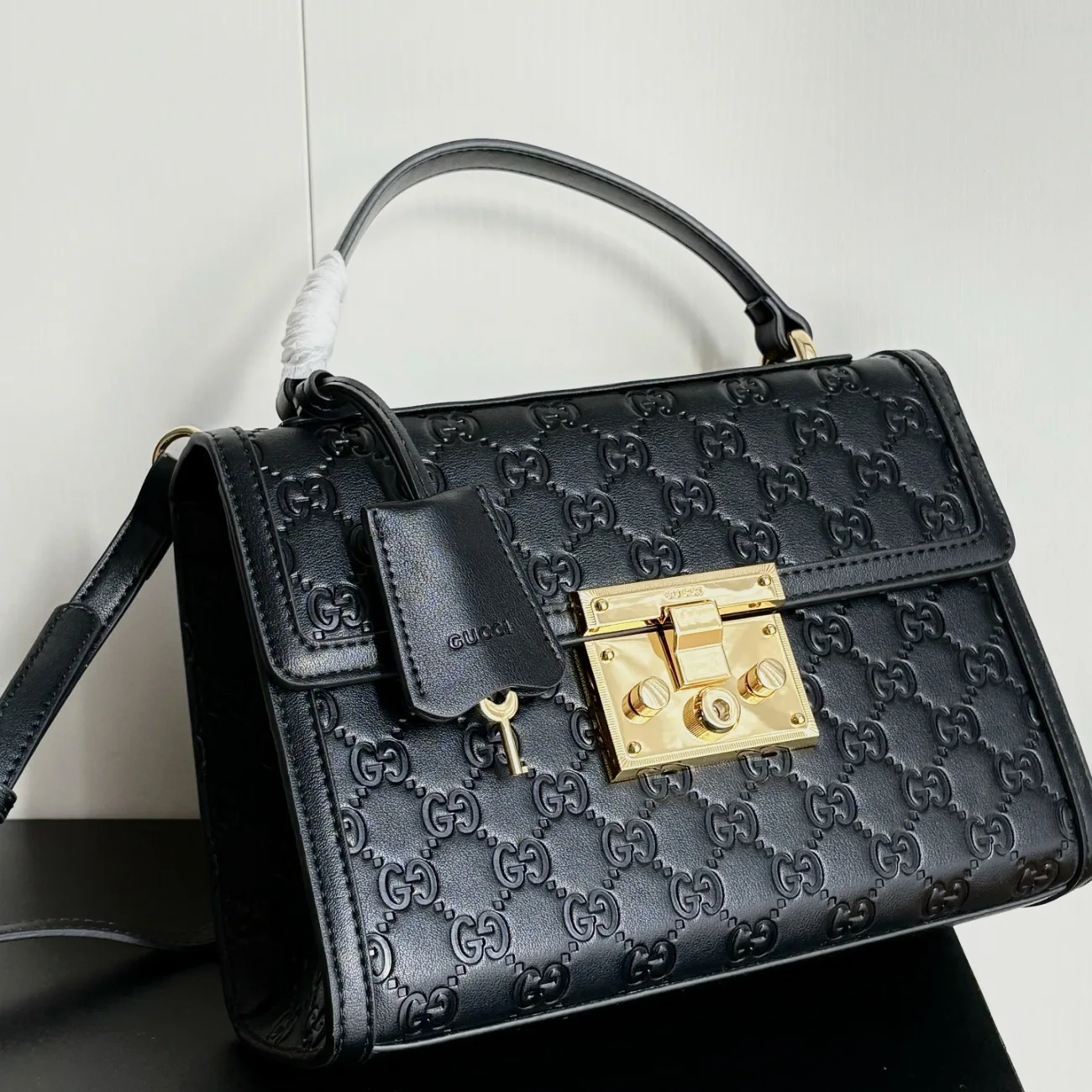 Gucci Padlock medium top handle bag (7A regular version)