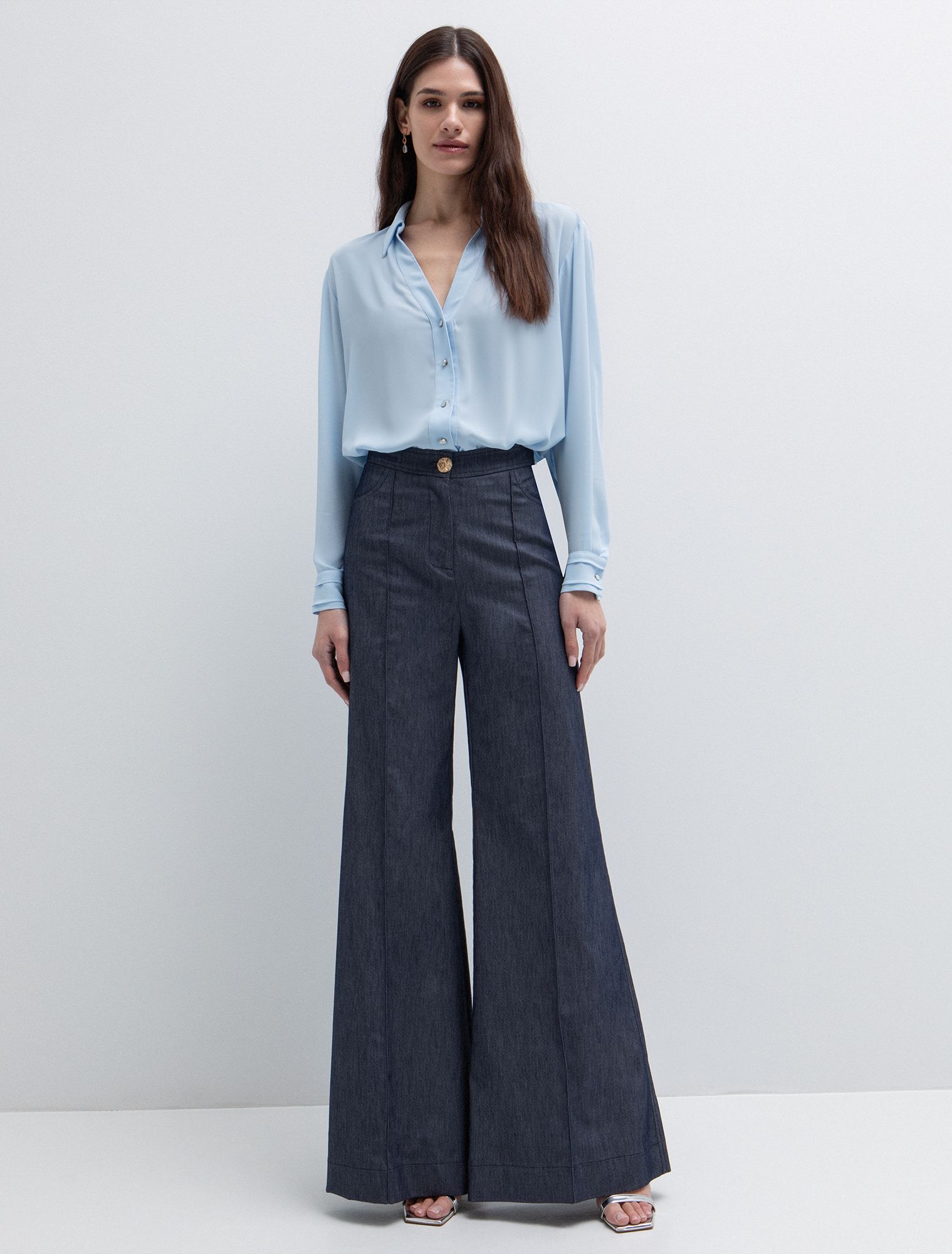 Πουκάμισο σε ριχτή γραμμή