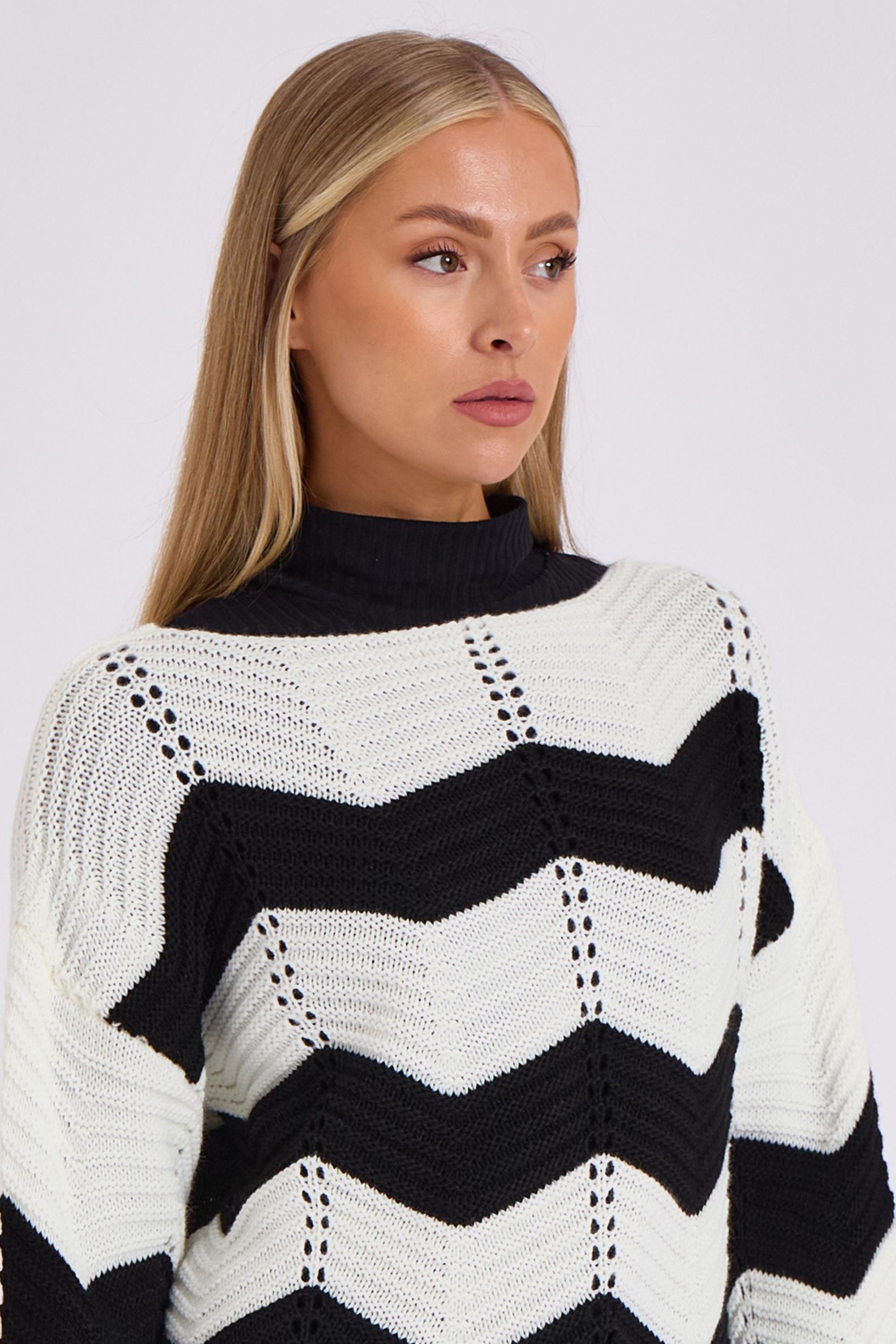 Gini London Black & Cream Wave Knit Oversized Jumper