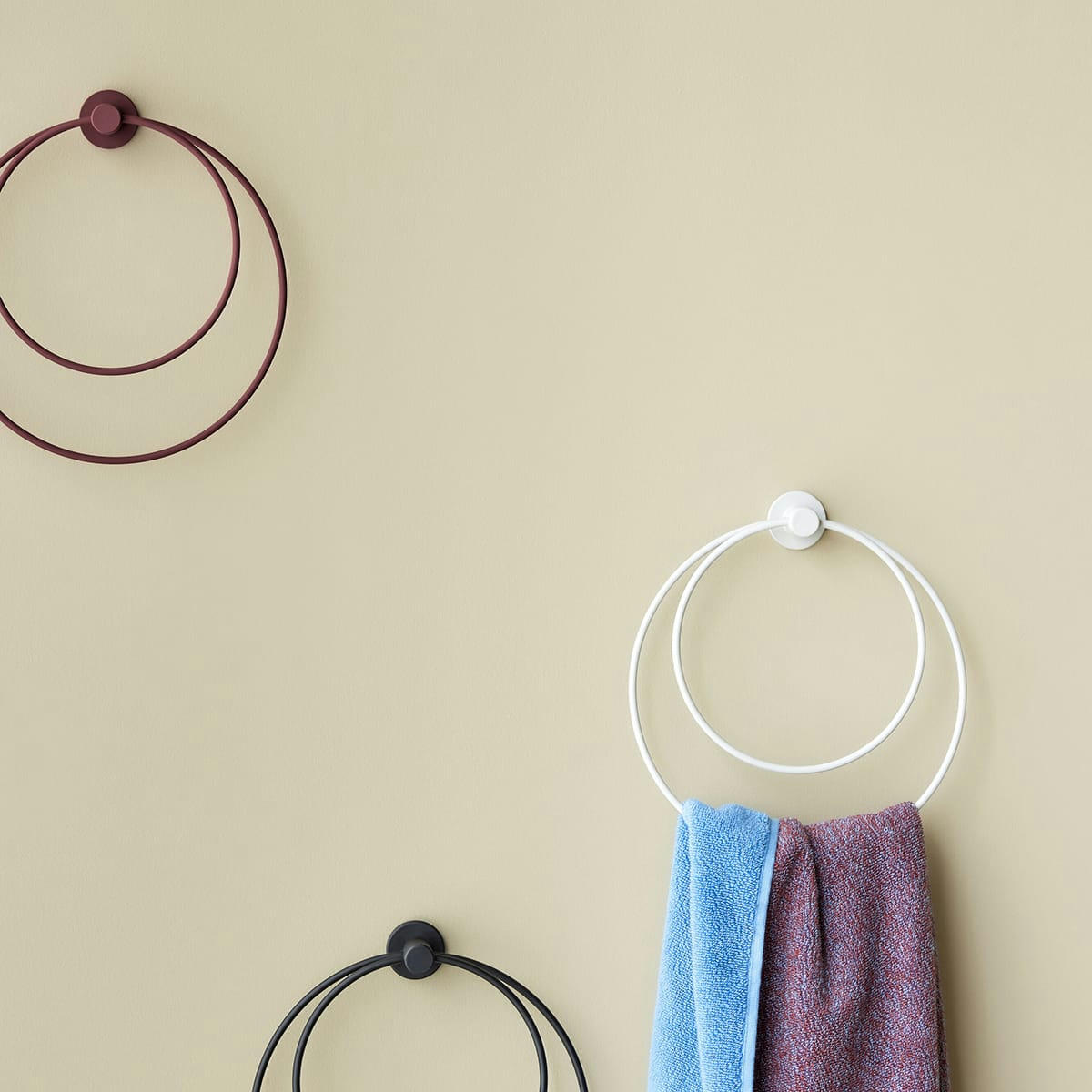 LOOP - Porte-serviettes en noir