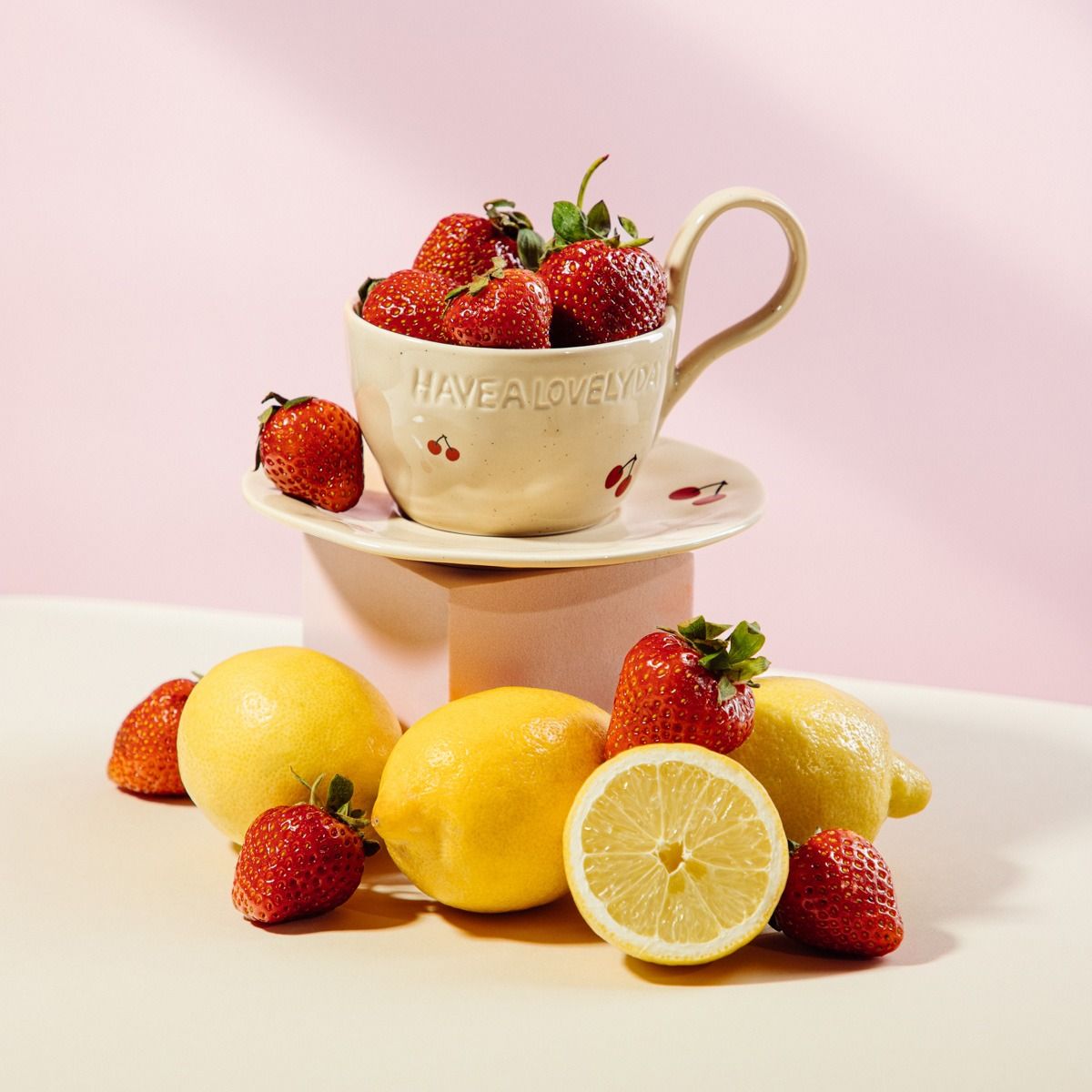 Filiżanka ze spodkiem ISERNIA w wisienki 0,2 l