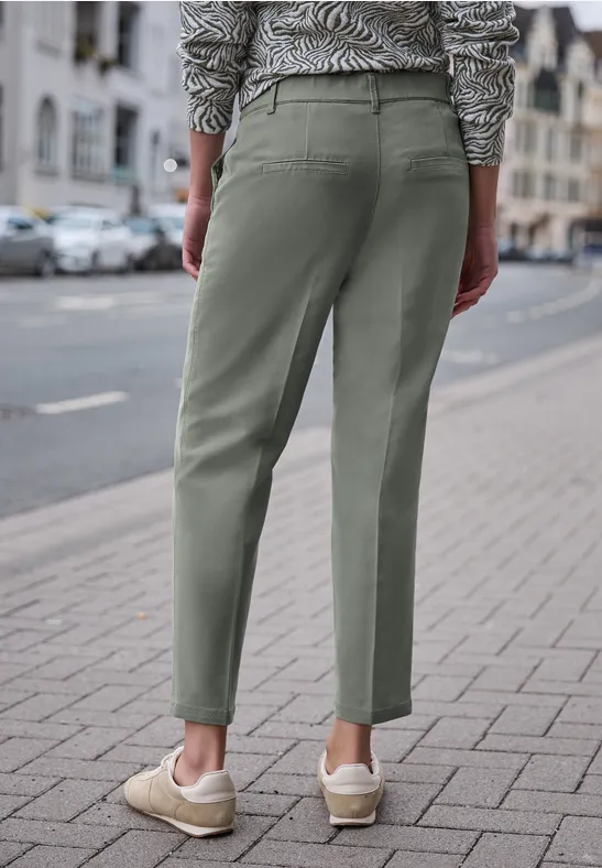 Mid Waist Slim Leg Chino im Casual Fit