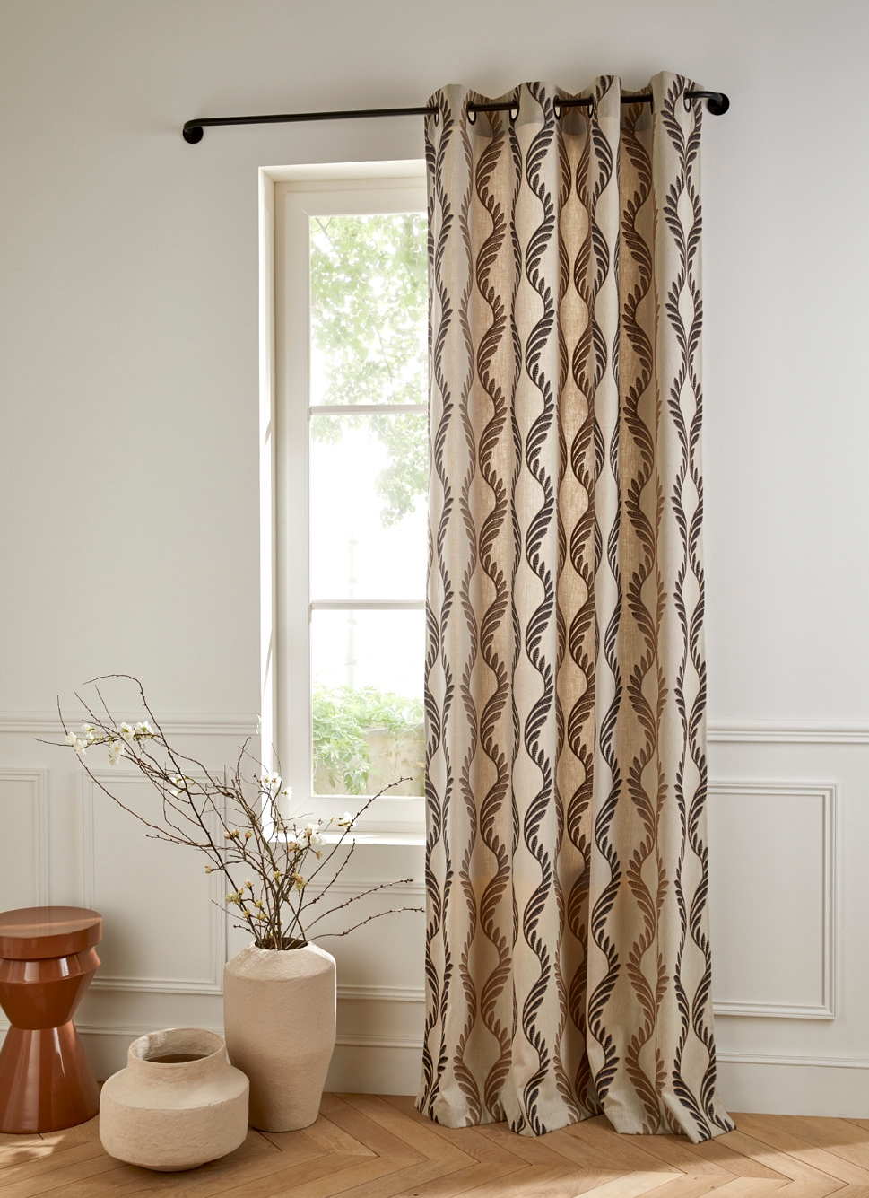 RIDEAU BRODÉ DESSIN FEUILLAGE BEIGE