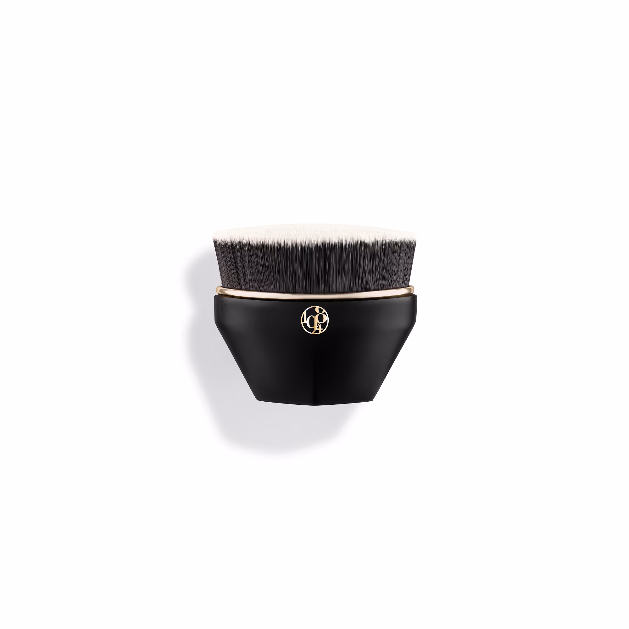 ACCESSOIRESLe pinceau soin & fond de teint -n°04