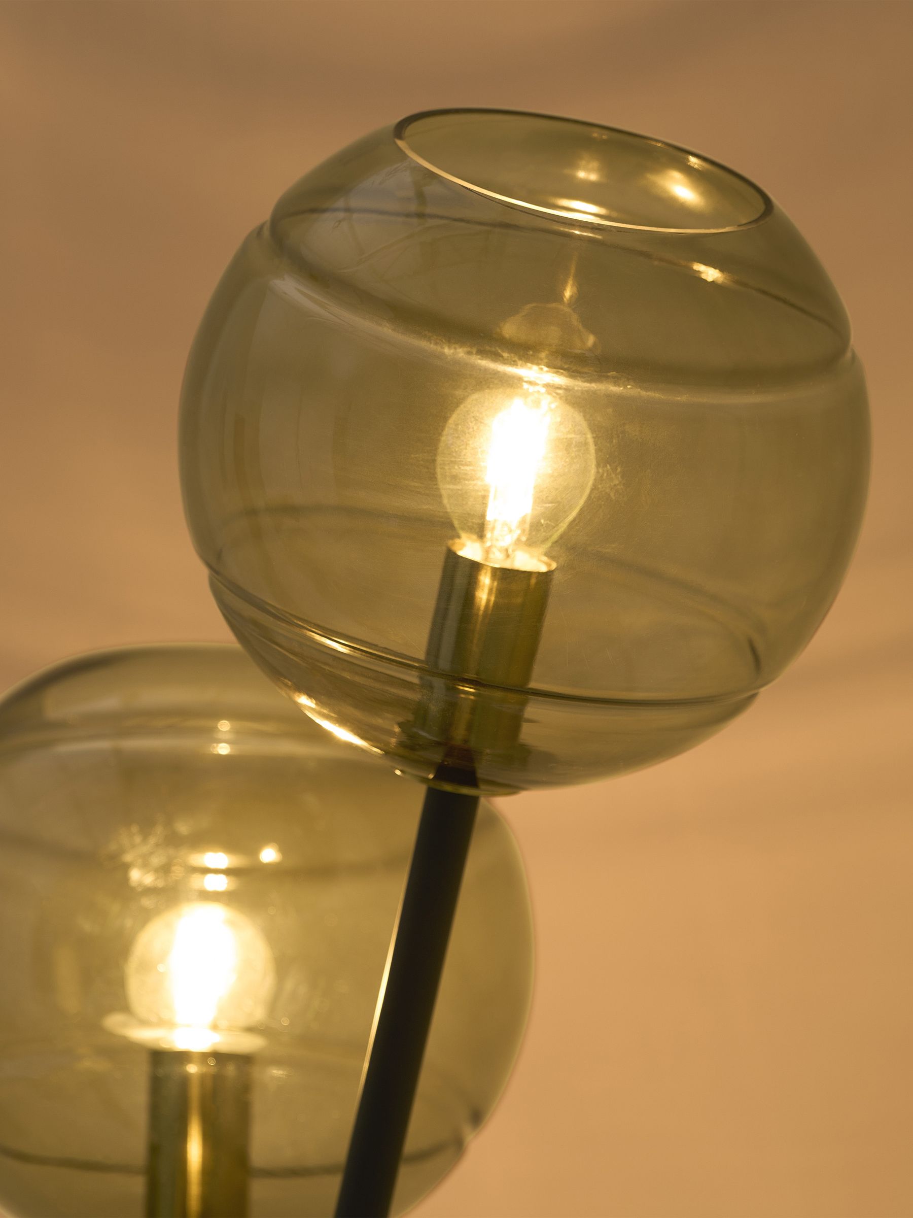 Mika Floor Lamp in Black/Green