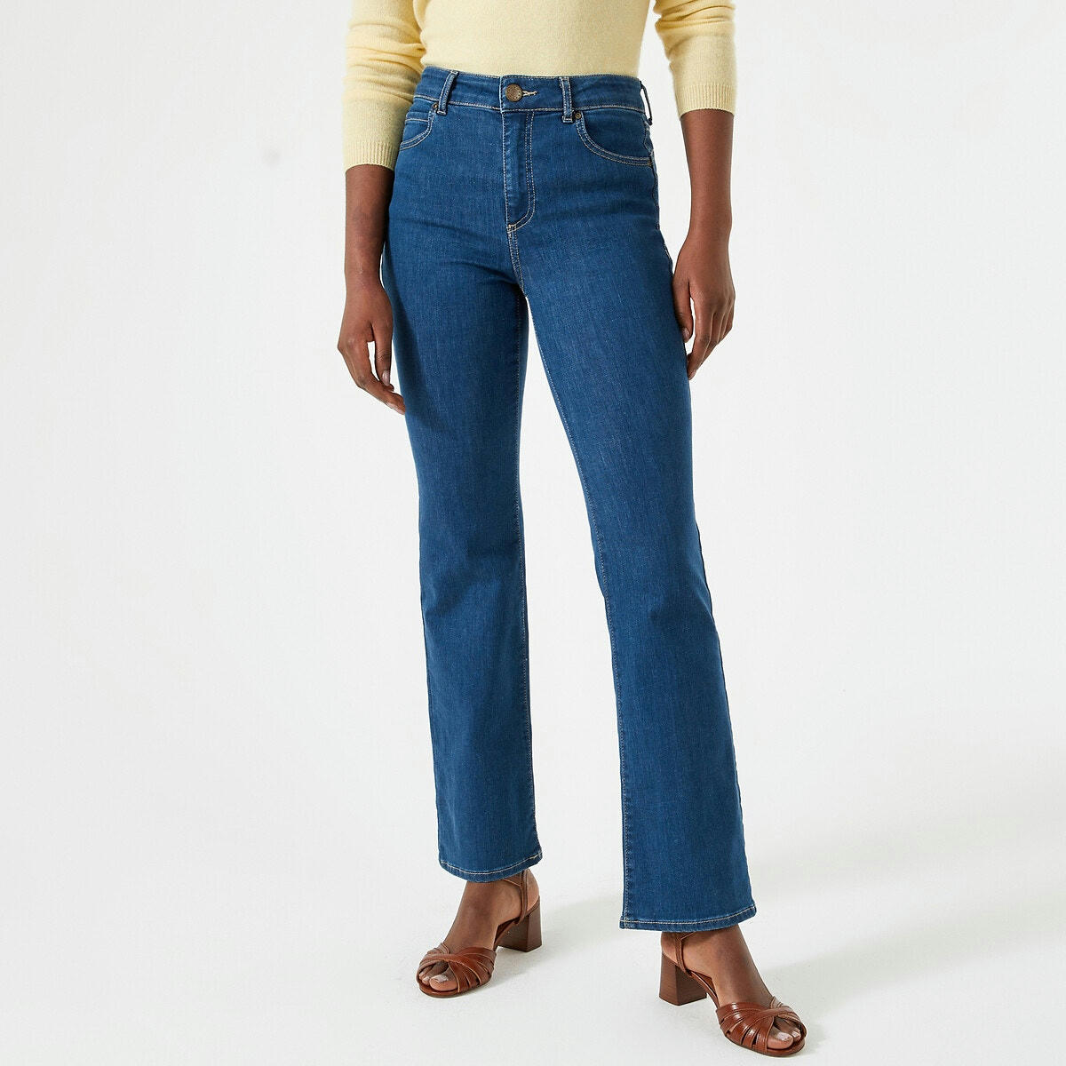 Jean bootcut effet push up