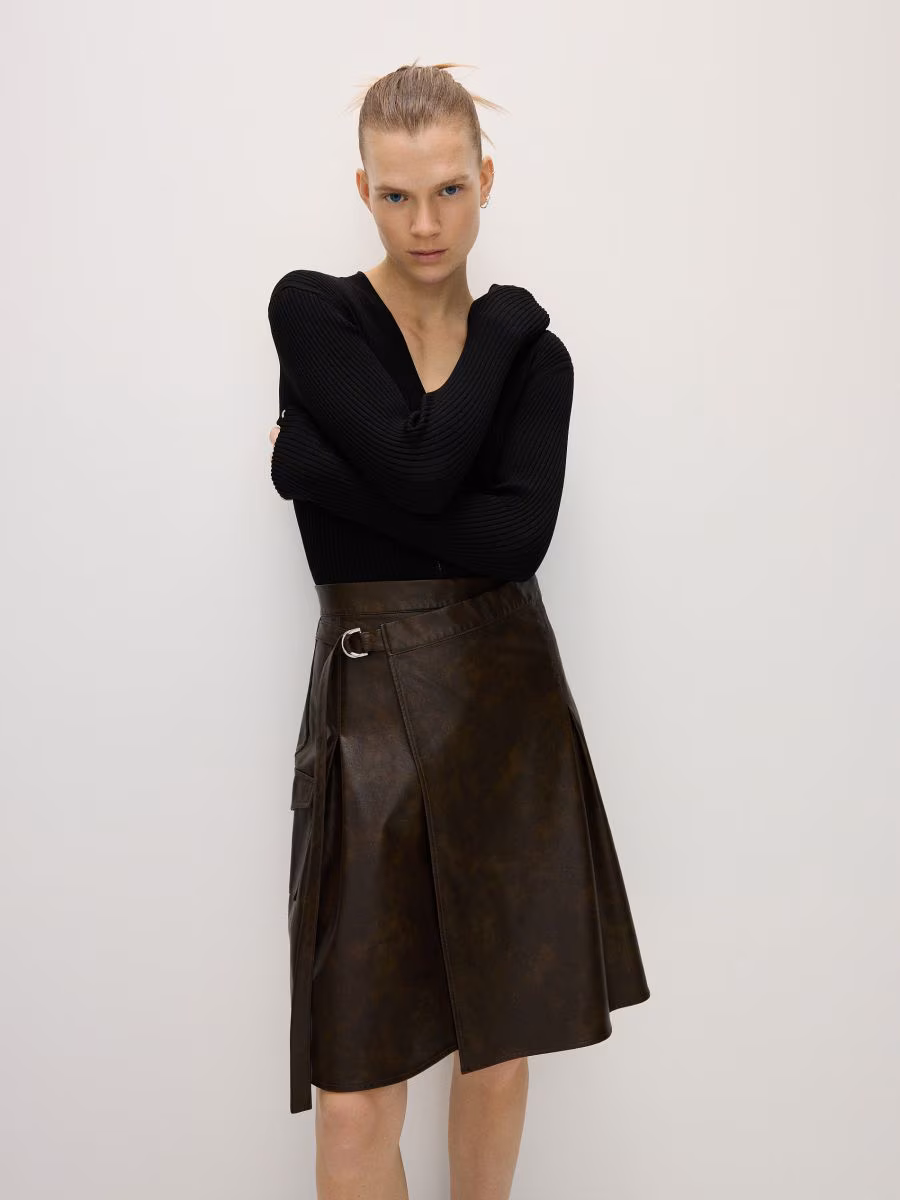 Asymmetric Cargo Skirt