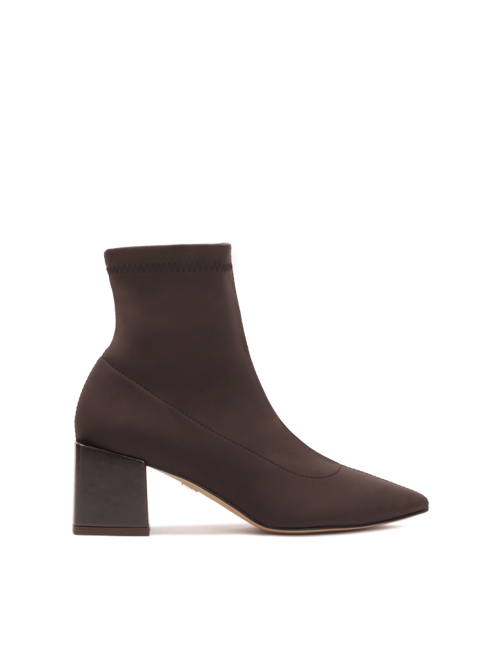Brown boots with elastic slip-on upper