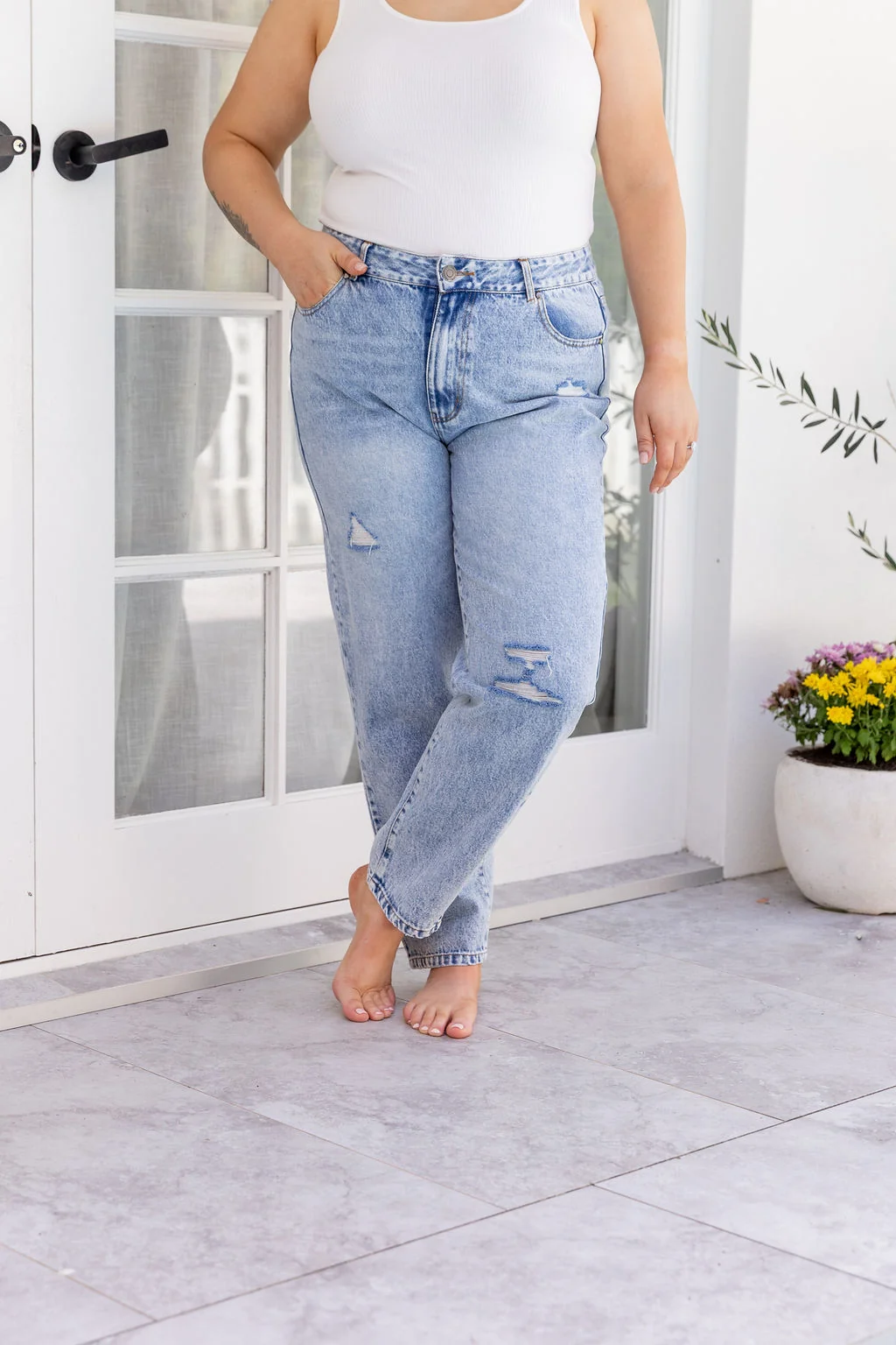 Cerys Jeans in Light Blue Acid Wash