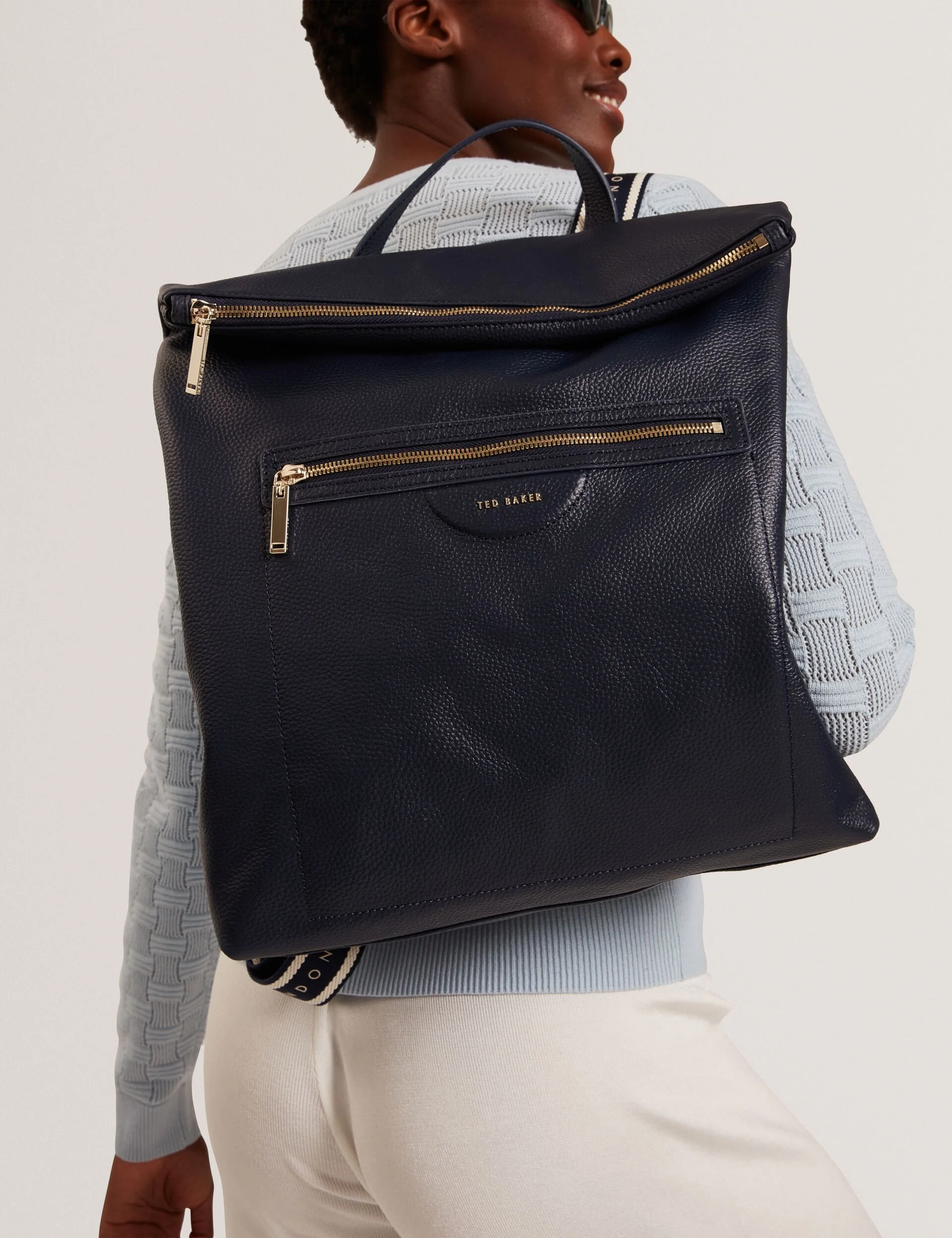 ESSAYA | NAVY