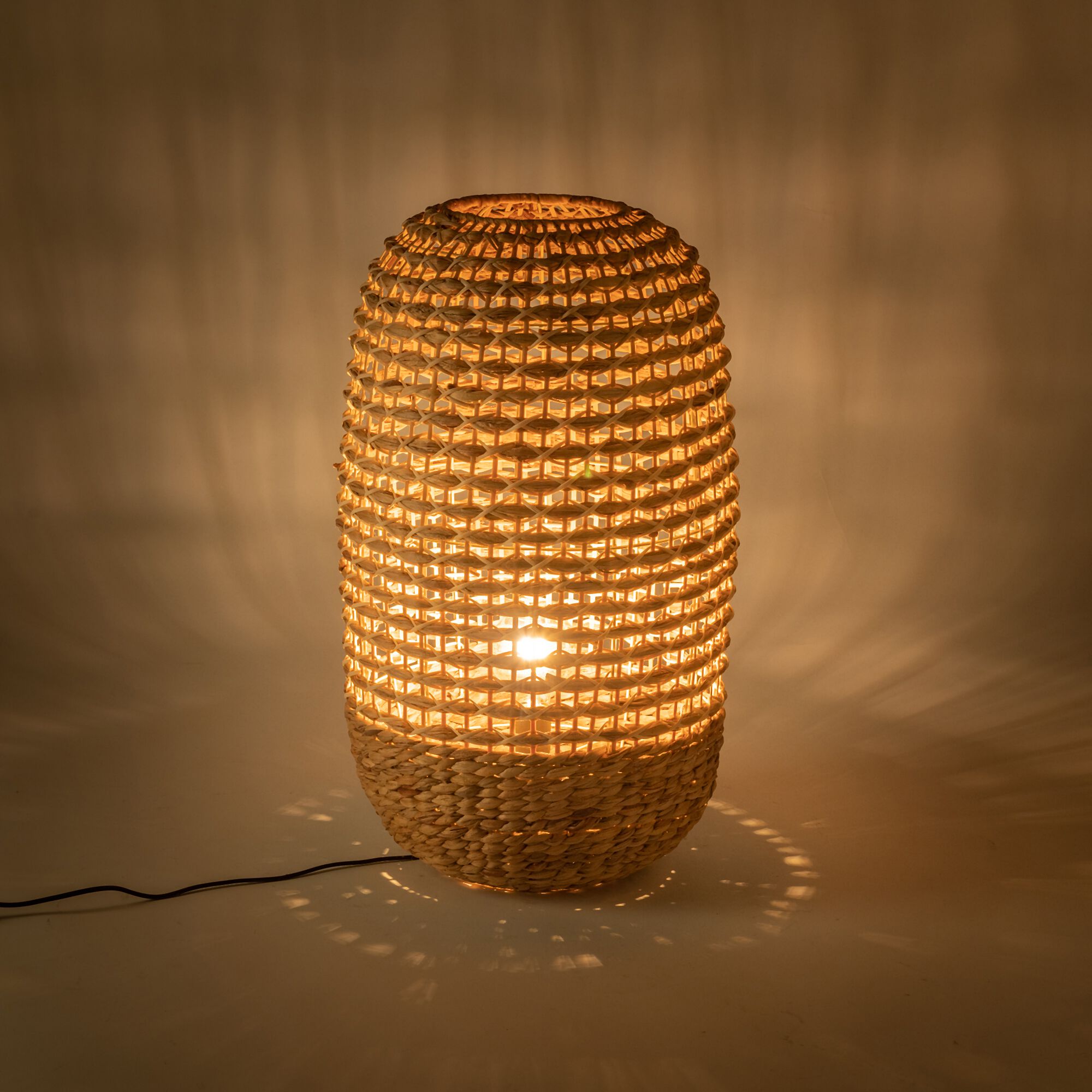 VENACO - Lampe en rotin - naturel D40xH70cm