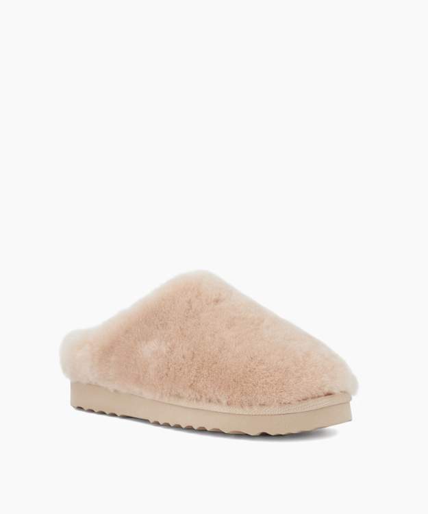 Wolf Caramel - Sheepskin Slippers