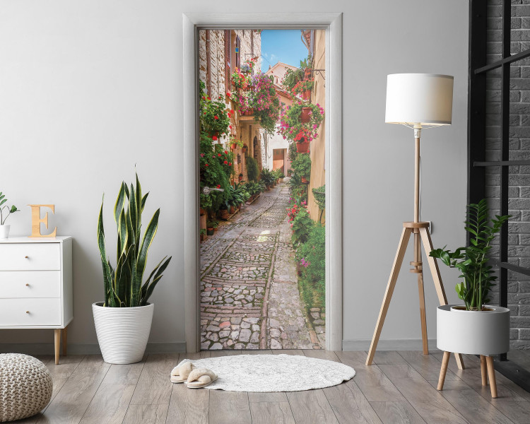 Naklejka na drzwi Urokliwa uliczka kwiatów 75x205 cm