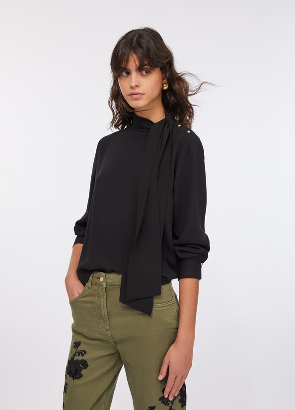 Blusa con sciarpa