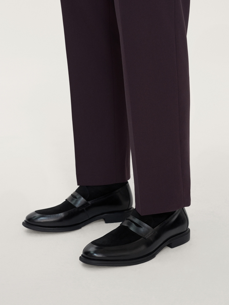Men’s elegant black loafers made of grain leather and suede