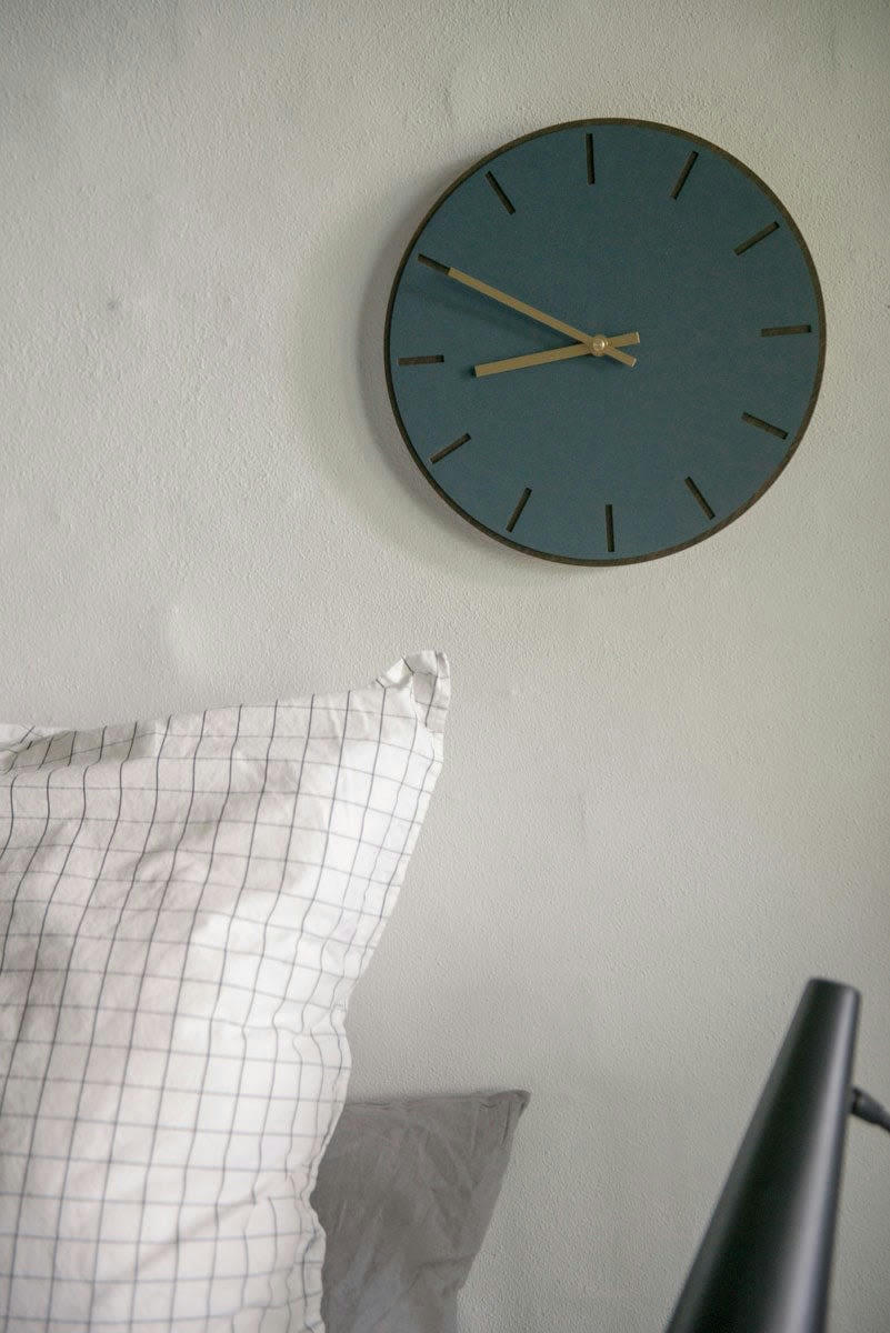 - Horloge murale en linoléum bleu D28cm