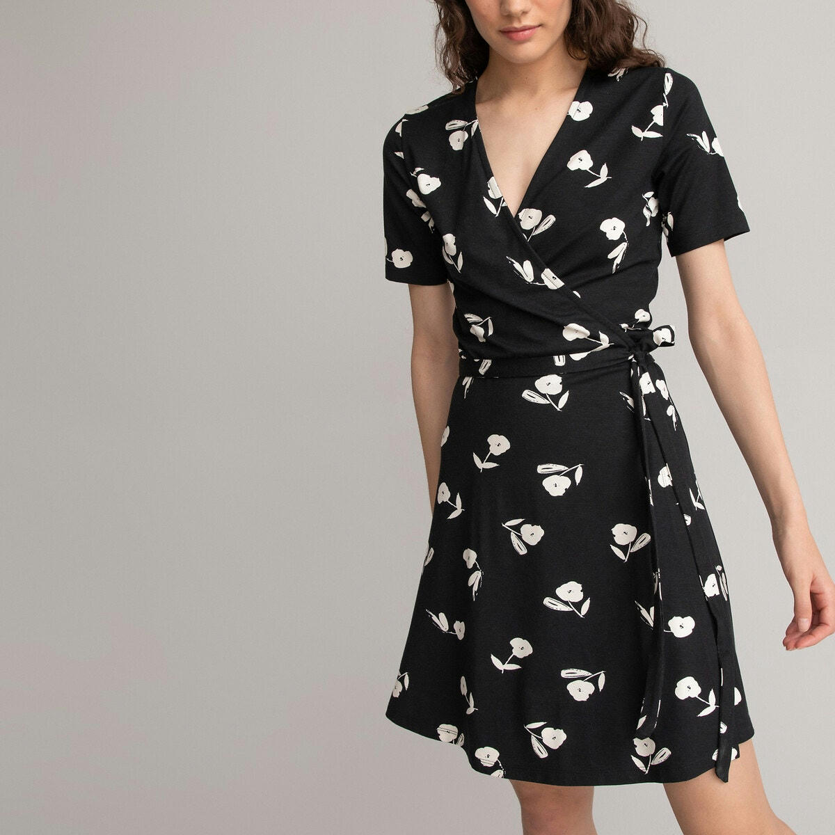 Robe cache-cœur manches courtes imprimé floral