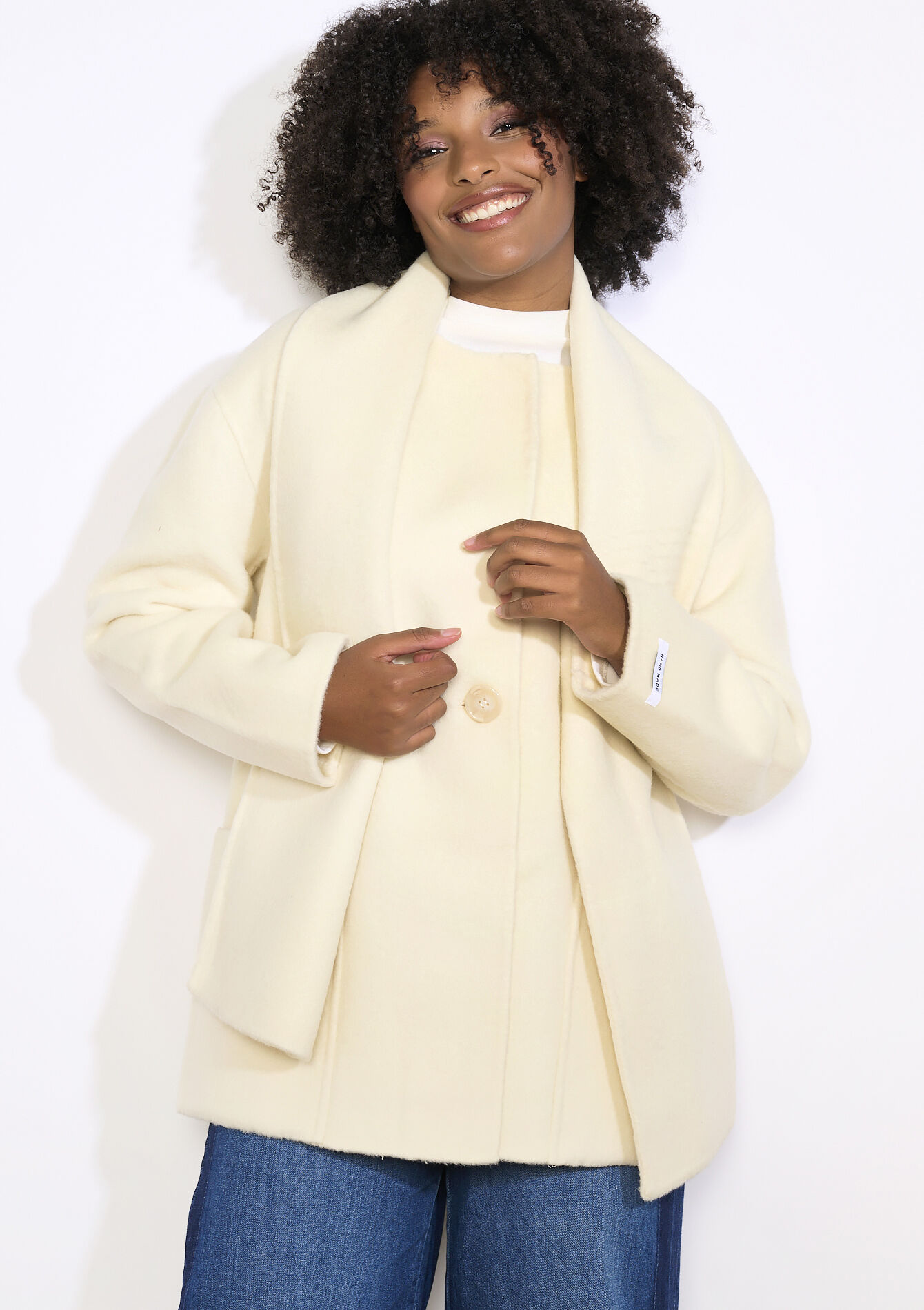 Korte wollen jas met sjaal