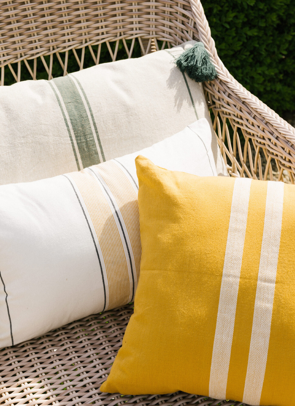 COUSSIN ÉCRU à RAYURES ECRU/JAUNE