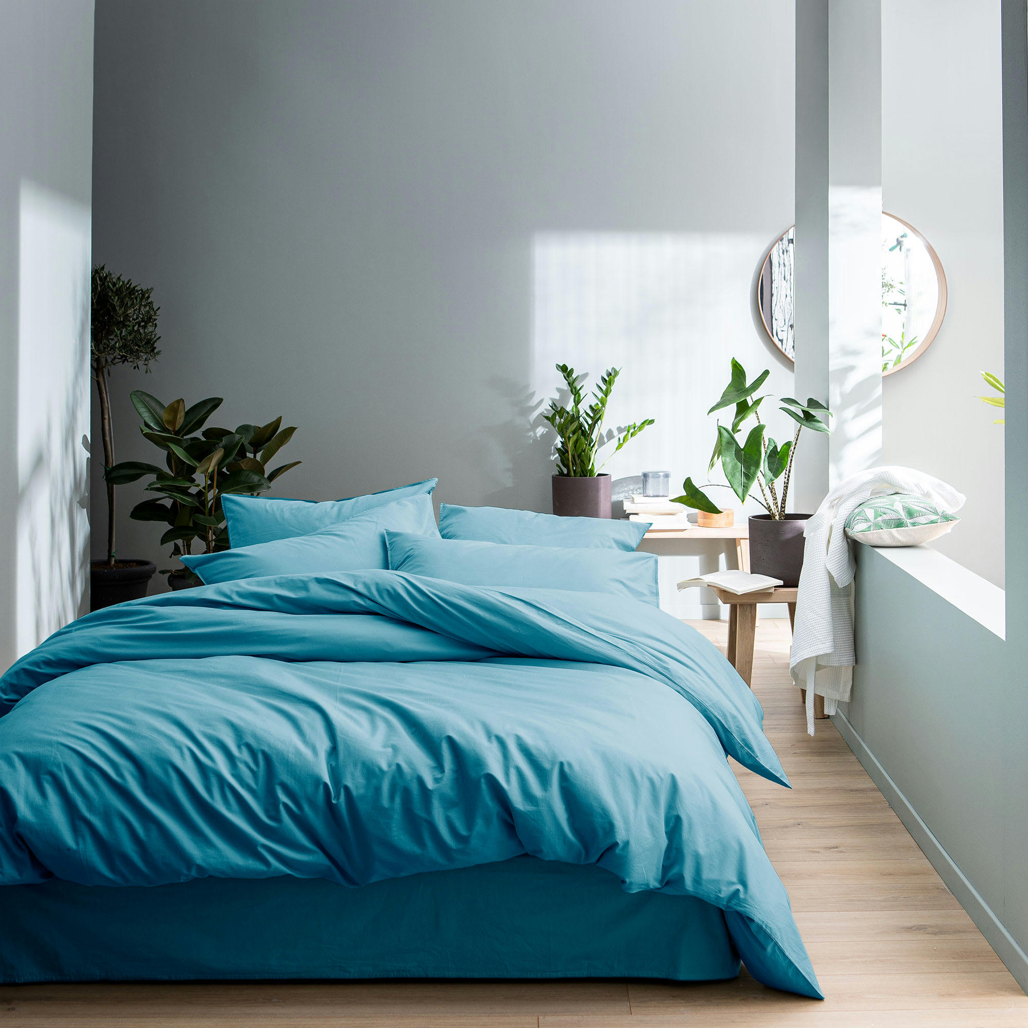 COTON LAVÉ VOLANT - Parure de lit unie en coton lavé Bleu Glacier 240x220+2x65x65cm