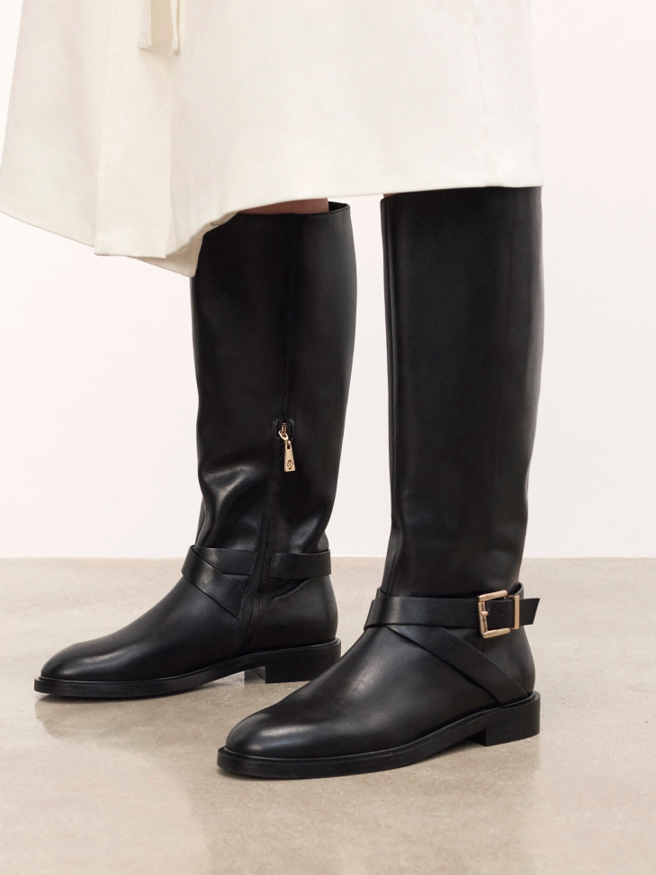 Leather boots of the officer type