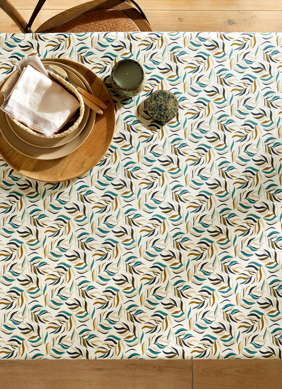 NAPPE ENDUITE IMPRIMÉ FEUILLES CLOÉ MULTICOLORE