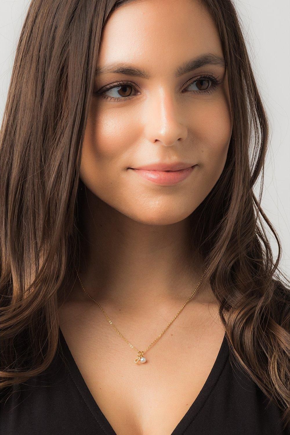 Pure Luxuries London Gift Packaged 'Velez' 18ct Yellow Gold Plated 925 Silver & Pearl Sparkle Heart Necklace
