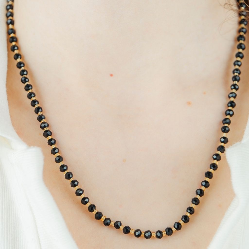 The Colourful Aura Red and Black Crystal Glass Bead Pearl Choker Necklace