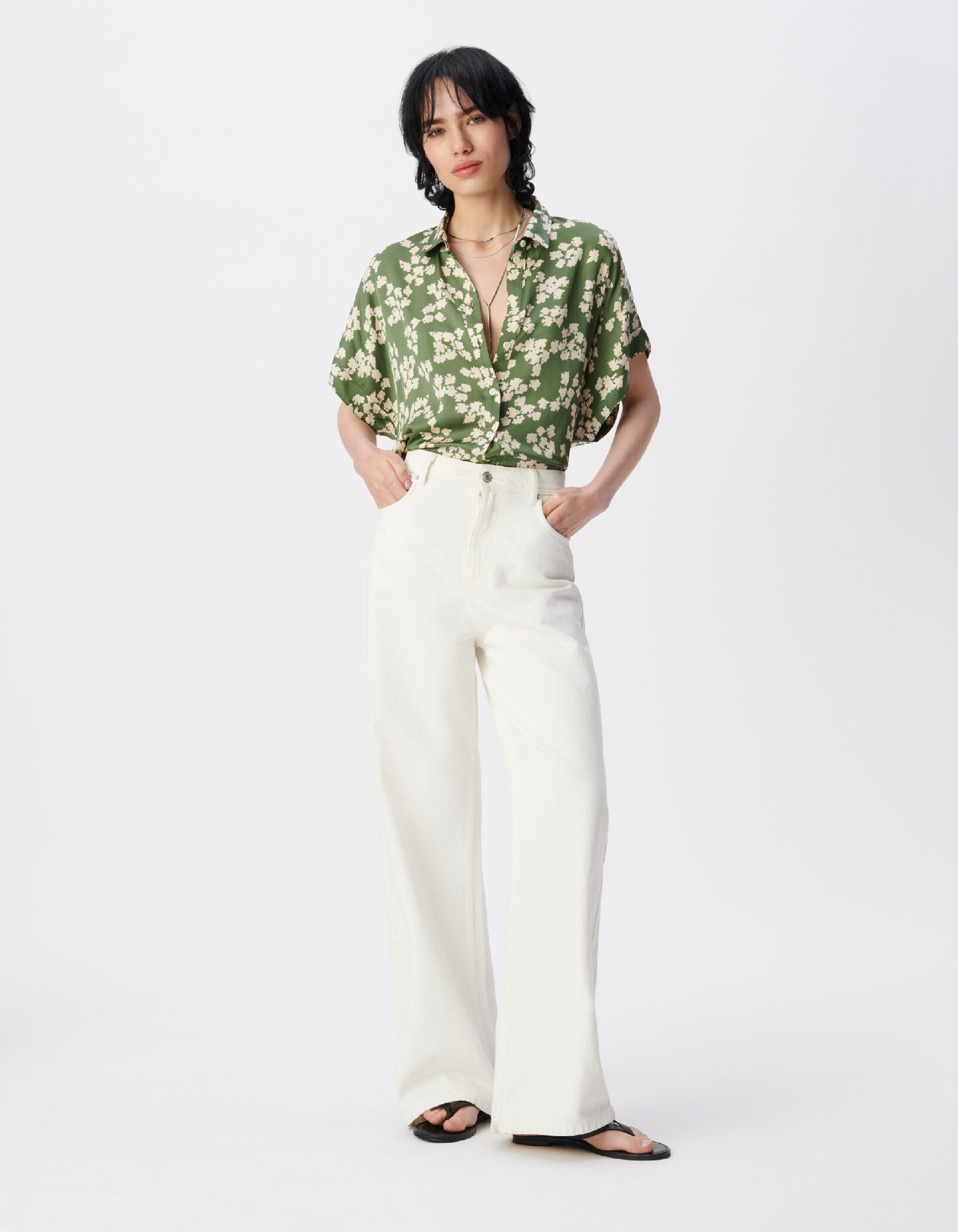 Chemise manches courtes vert satiné imprimé feuilles Femme