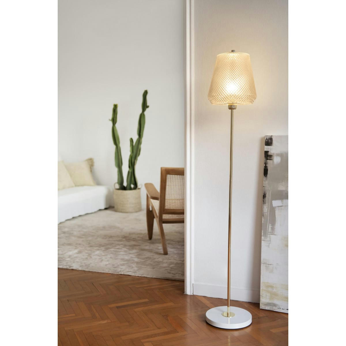 RÉTRO - Lampadaire rétro en métal doré et abat-jour en verre embossé