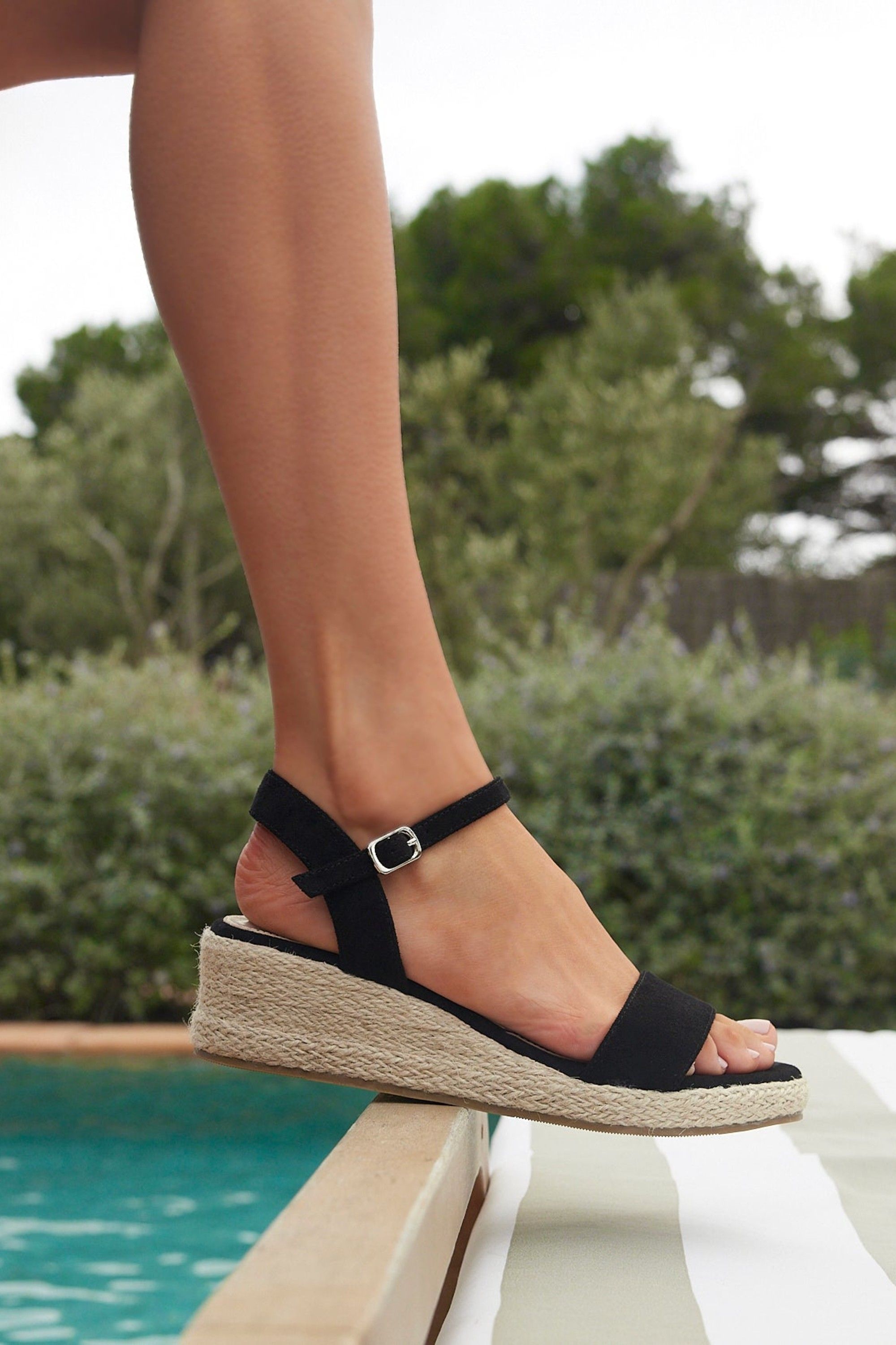 Linzi Sunrise Black Espadrille Flatform Sandals