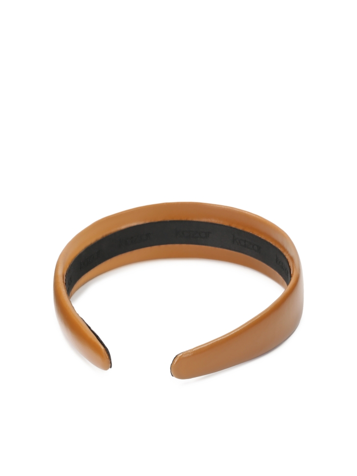 Light brown hairband with small monogram