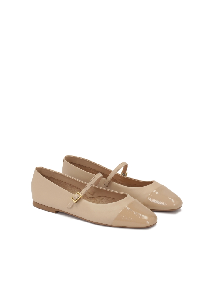 Ballerinas with strap and patent leather nose