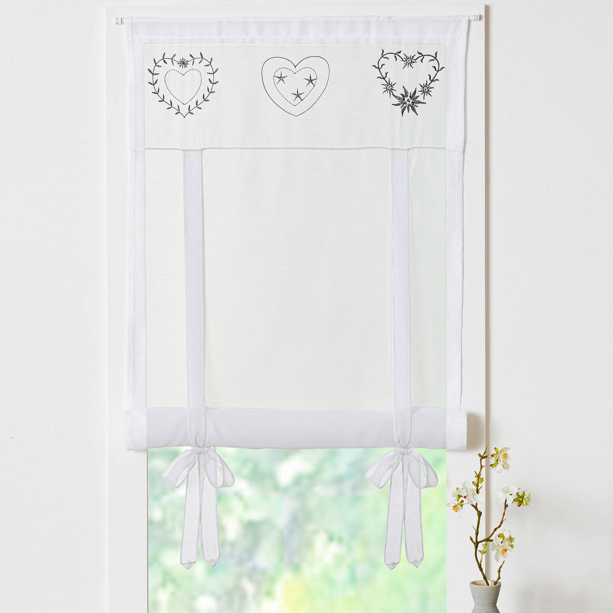 Store broderies motifs coeurs finition passe-tringle