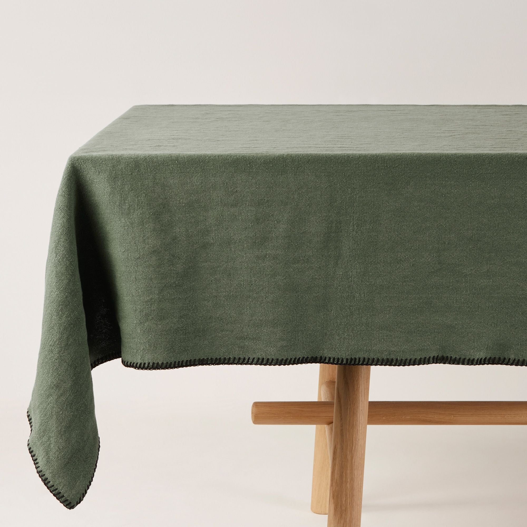 Madura Rechthoekig tafelkleed Nino grijs kaki en zwarte slinger 140x320 cm