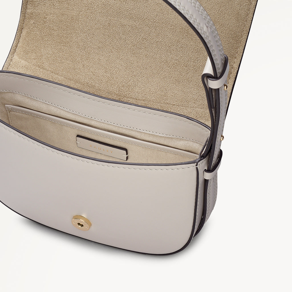 Keswick Mews - Medium Flapover Shoulder
