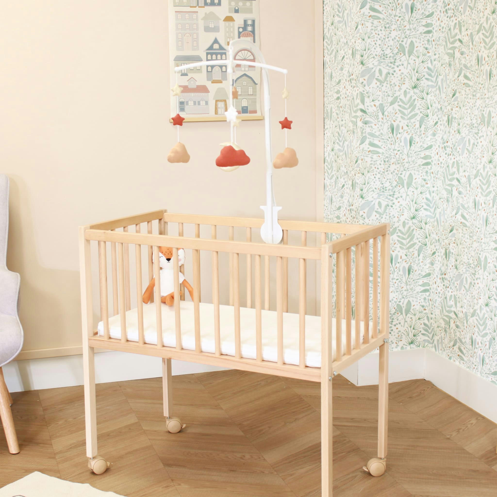 - Berceau en bois massif et matelas 80x40 cm