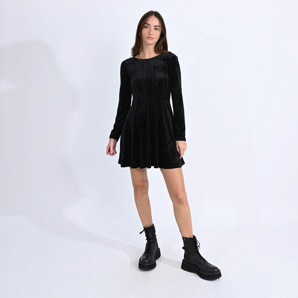 Robe  toucher velours décolleté dos