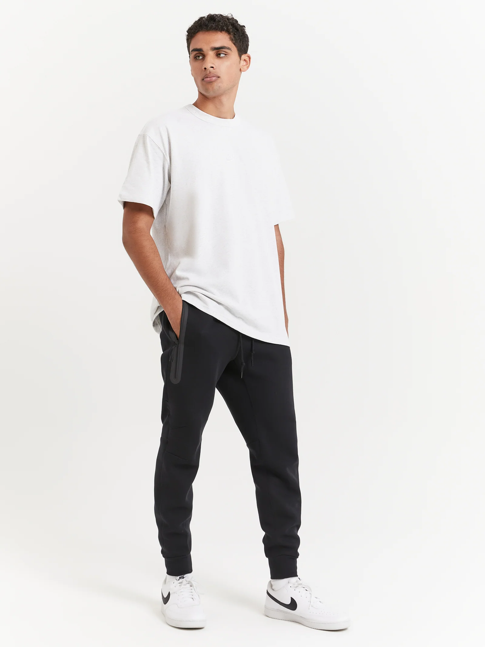 Sportswear Premium Essentials T-Shirt