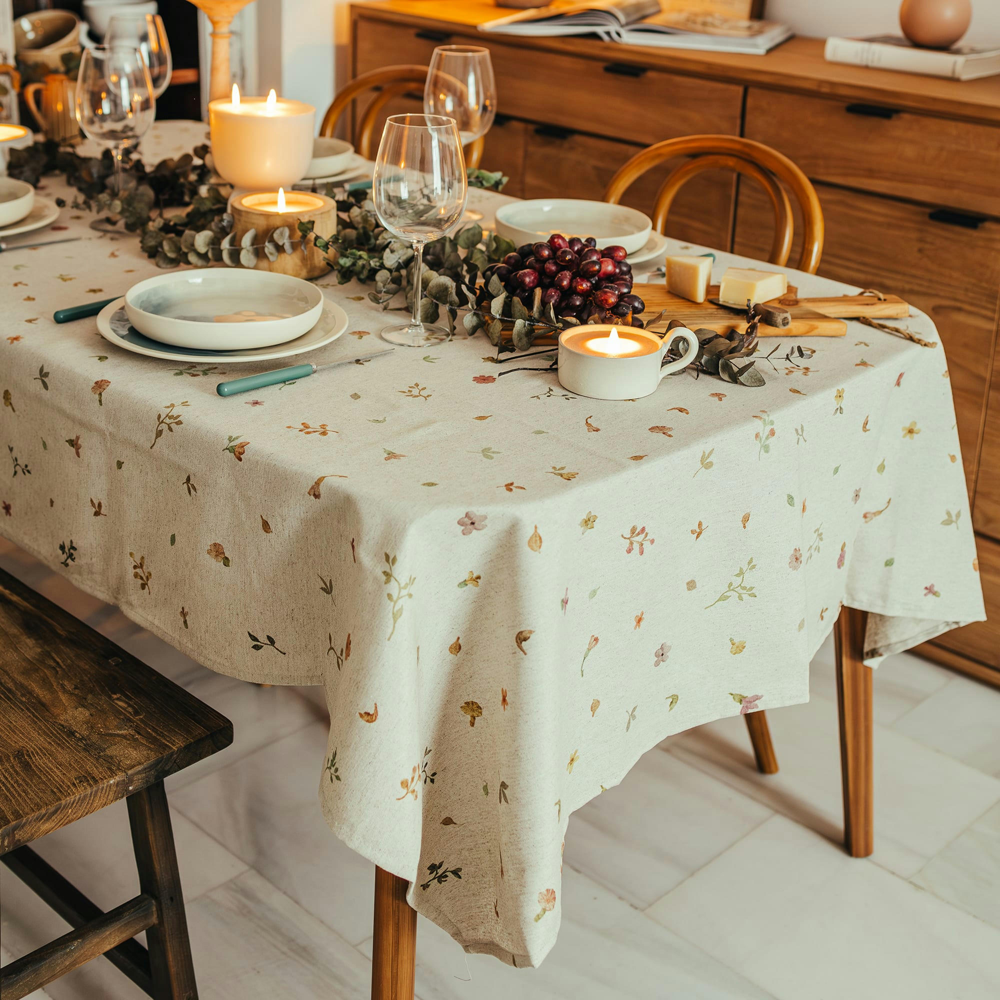 WASABI N02 LINO - Nappe en lin imprimée taupe avec traitement anti-taches 140x140 cm