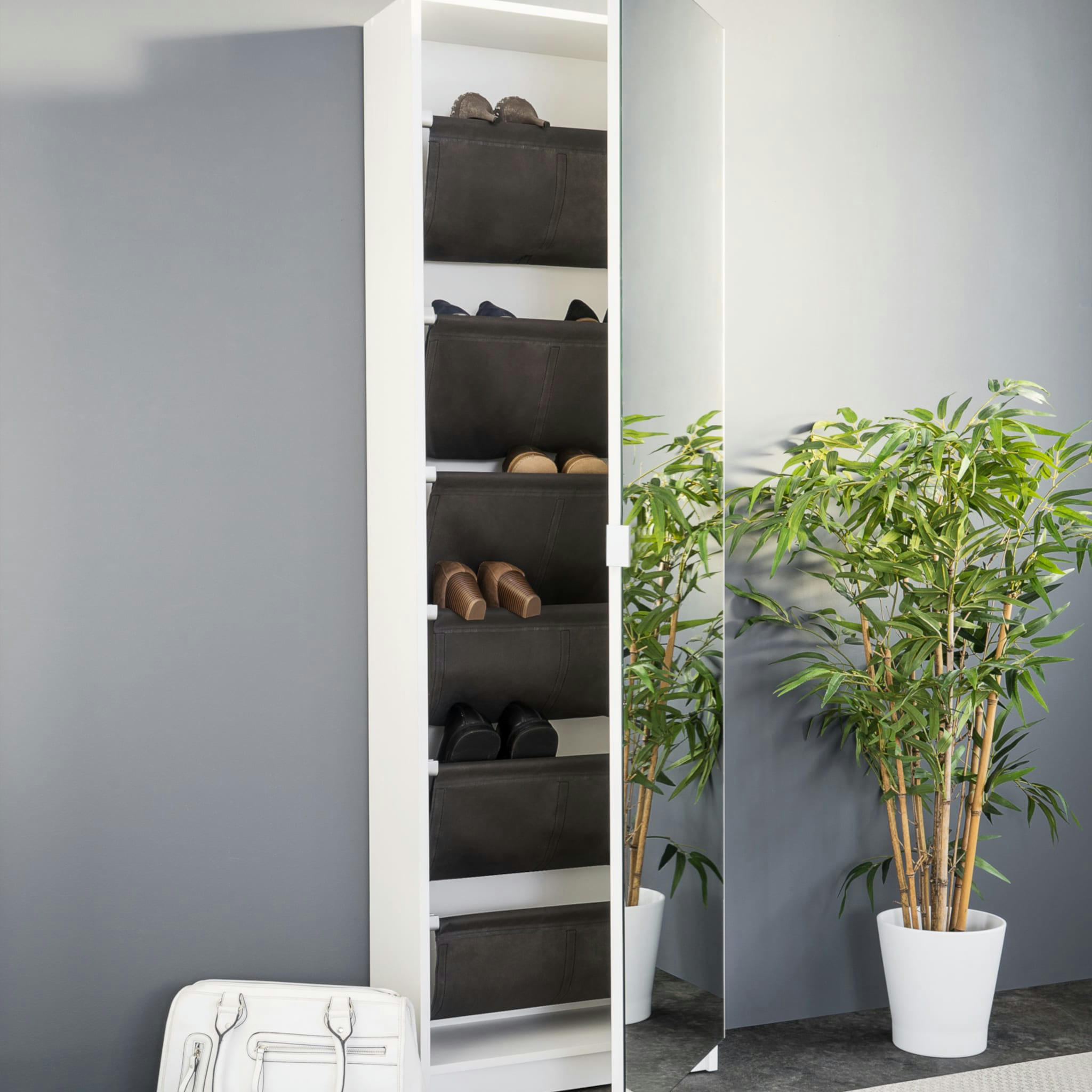 - Meuble à chaussures, miroir entre 12 et 22 paires