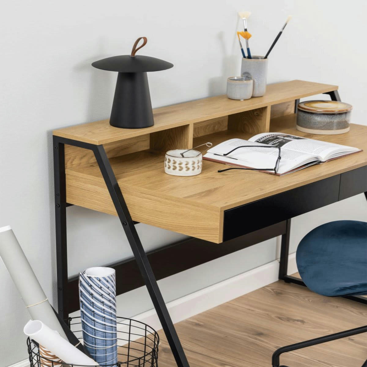 REEKY - Bureau avec tiroirs et niches en bois naturel et noir