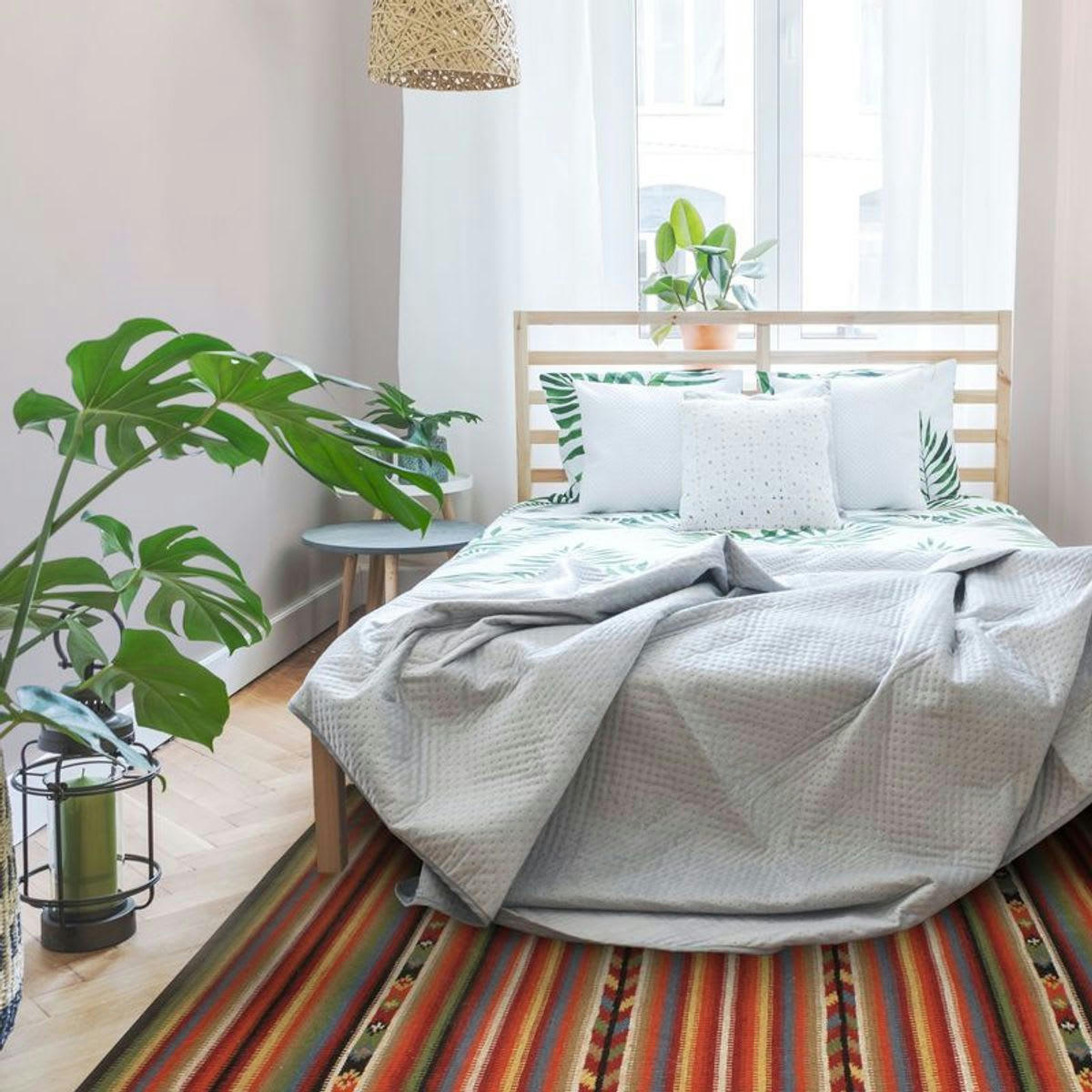 SHUTTLE - Tapis en laine à rayures rouge 140x200