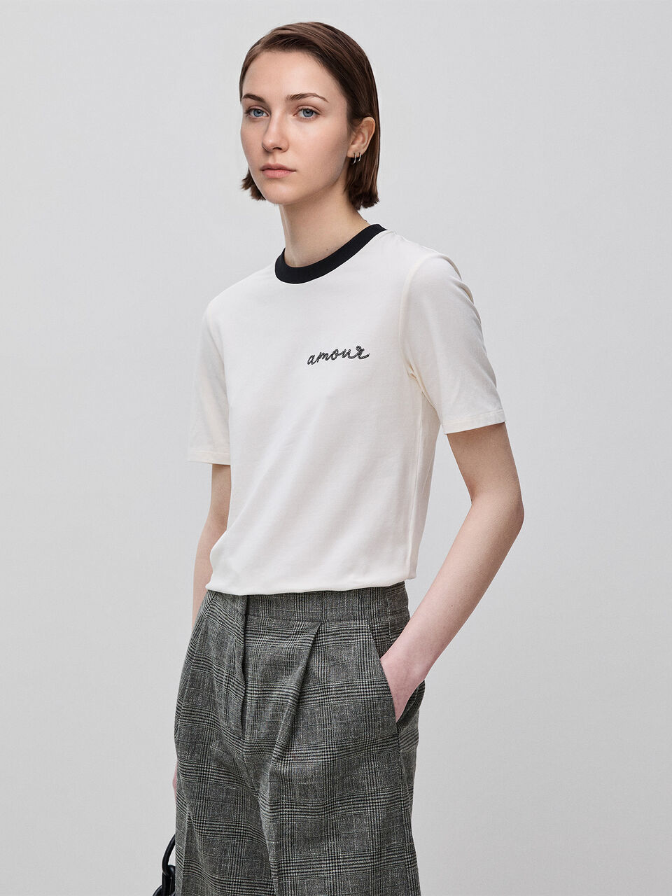 T-shirt with "amour" embroidery