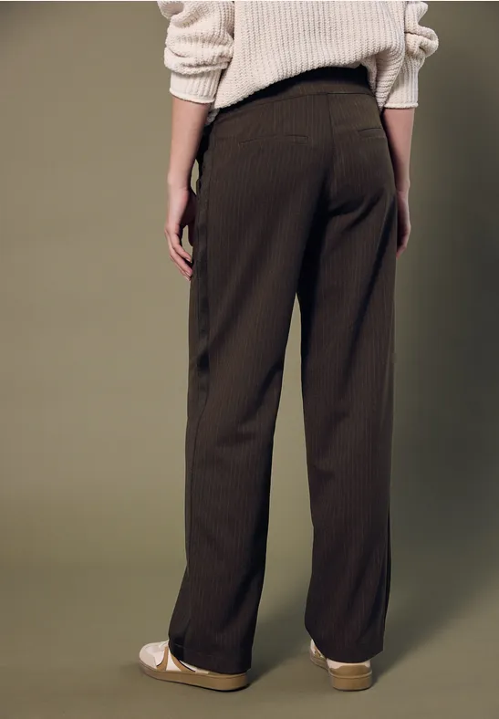 Hose mit Gallonstreifen