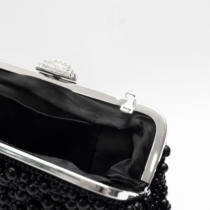 PEACH ACCESSORIES Ivory Pearl In Shell Shape Soft Touch Clutch Bag